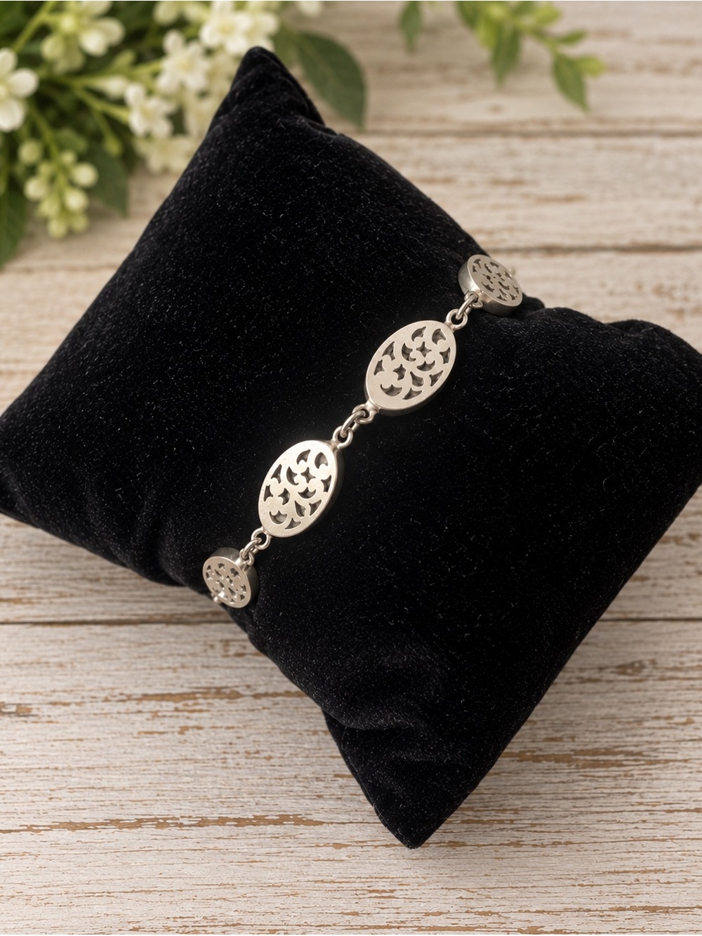 Lois Hill Sterling Silver Filigree Toggle Bracelet 7”